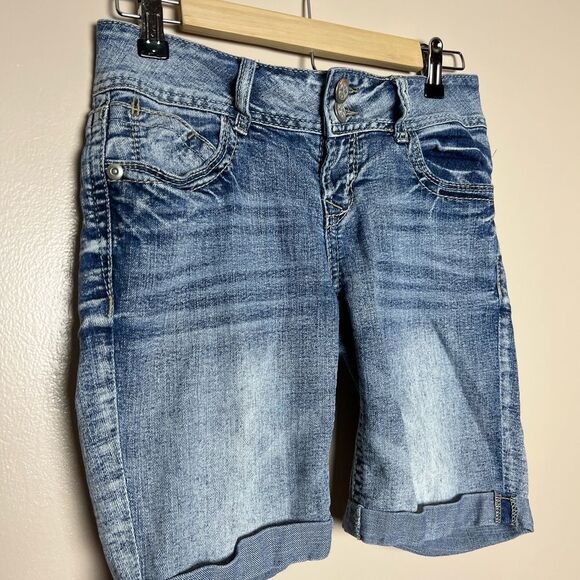 CLEARANCE! Pair of No Boundaries Shorts Size 5 Juniors EUC - Picture 7 of 9